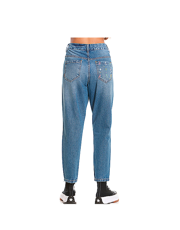 Calca-mom-jeans-juvenil-feminina-com-desfiados-Poah-Noah-Carambolina-31423-modelo-2.jpg