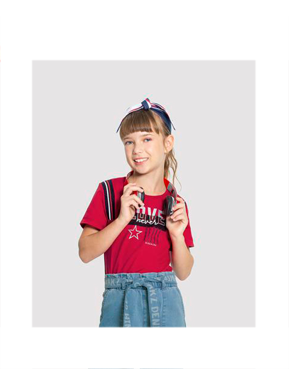Camiseta-infantil-com-brilhos-feminina-love-vermelha-Lunelli-Carambolina-32179-modelo.jpg