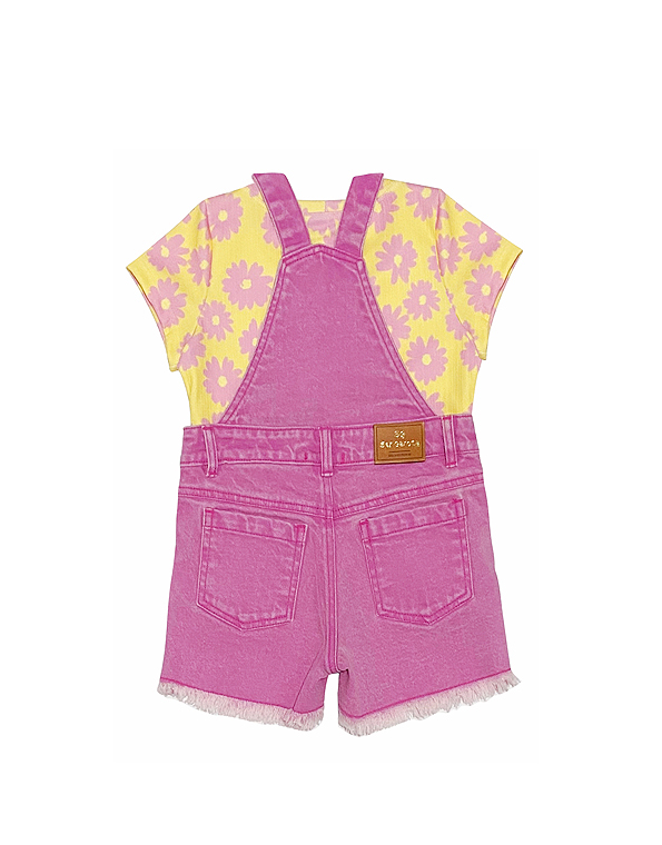 Jardineira-jeans-colorida-e-camiseta-estampada-infantil-e-juvenil-feminina-rosa-Ser-Garota-Carambolina-32218-costas.jpg