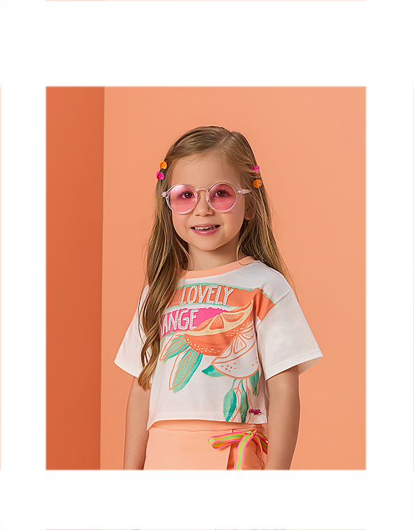 Camiseta-boxy-estampada-com-brilhos-infantil-feminina—Mon-Sucré—Carambolina—33455-modelo