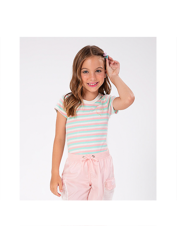 Camiseta-manga-curta-listrada-com-bordado-em-paetês-infantil-feminina-listrada—Açucena—Carambolina—33448-modelo