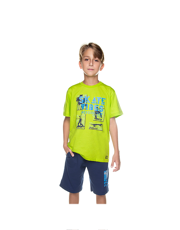 Conjunto-bermuda-de-moletom-e-camiseta-com-estampas-infantil-e-juvenil-masculino-verde—Have-Fun—Carambolina—33392-modelo