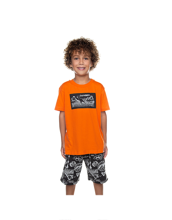 Conjunto-bermuda-de-moletom-estampada-e-camiseta-infantil-masculino-dinossauro—Have-Fun—Carambolina—33386-modelo