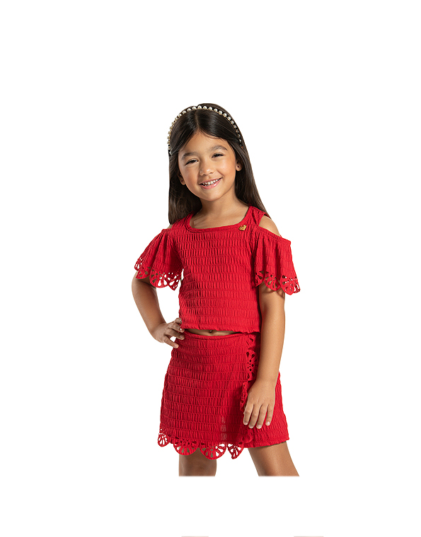 Conjunto-em-anarruga-de-cropped-ombros-a-mostra-e-short-saia-infantil-feminino-vermelho—Bika—Carambolina—33521-modelo
