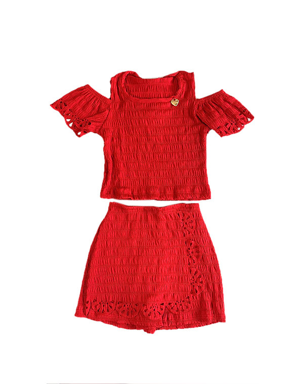 Conjunto-em-anarruga-de-cropped-ombros-a-mostra-e-short-saia-infantil-feminino-vermelho—Bika—Carambolina—33521