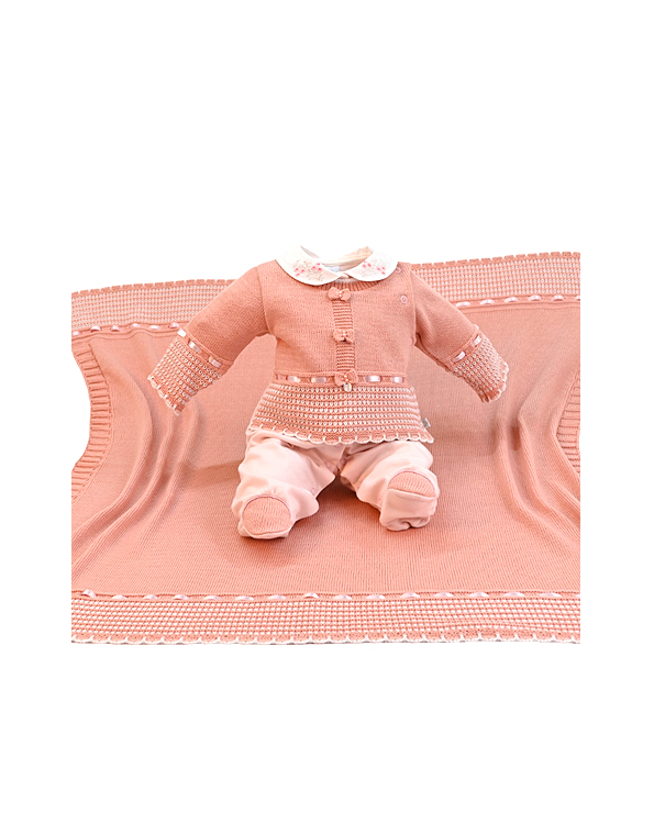 Saída-de-maternidade-rose-com-gola-bordada-e-aplicação-de-pérolas-feminina—Beth-Bebê—Carambolina—33540