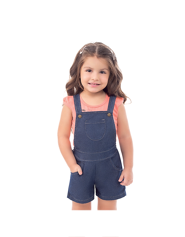 Jardineira-jeans-e-camiseta-com-estampa-infantil-feminina –Dila—Carambolina—33673-modelo