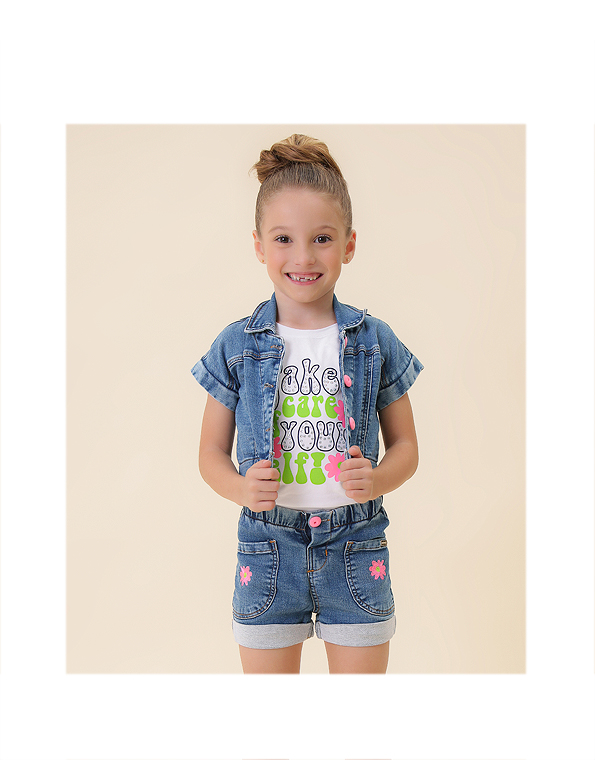 Conjunto-de-colete-camiseta-e-short-com-bordados-infantil-feminino-jeans—Ser-Garota—33747-modelo