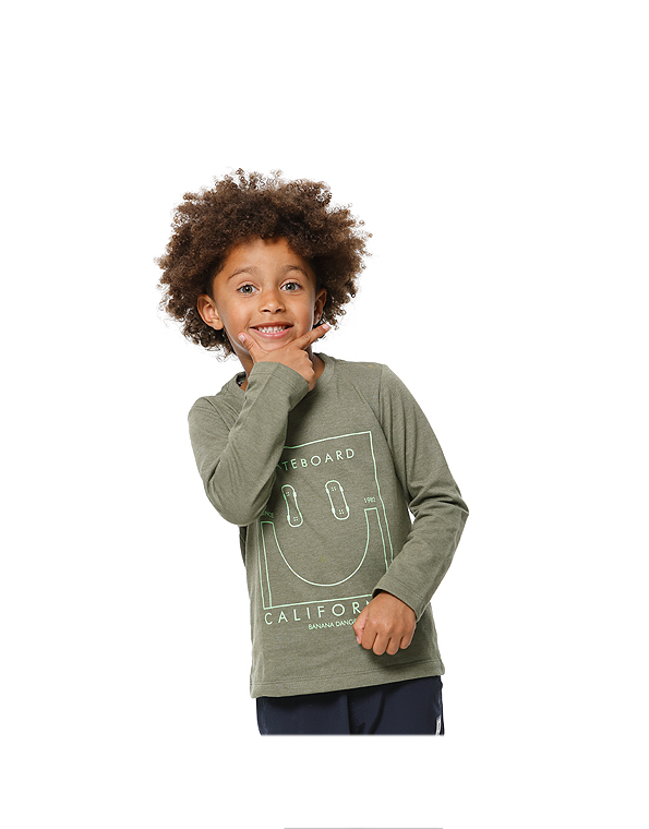 Camiseta-manga-longa-infantil-masculina-skate-verde—Banana-Danger—Carambolina—33843-modelo