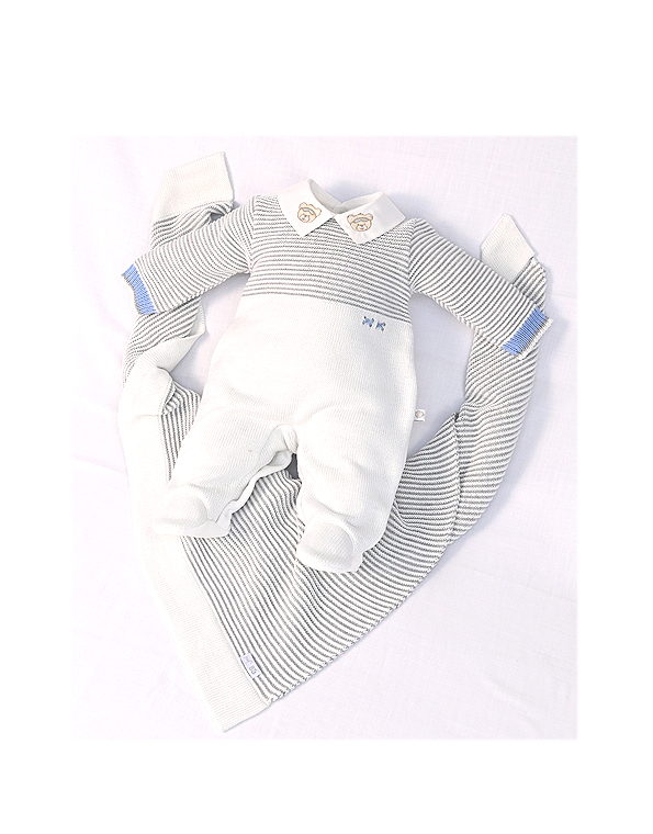 Saída-de-maternidade-em-plush-com-bordado-off-white-masculina—Beth-Bebê—Carambolina—34294
