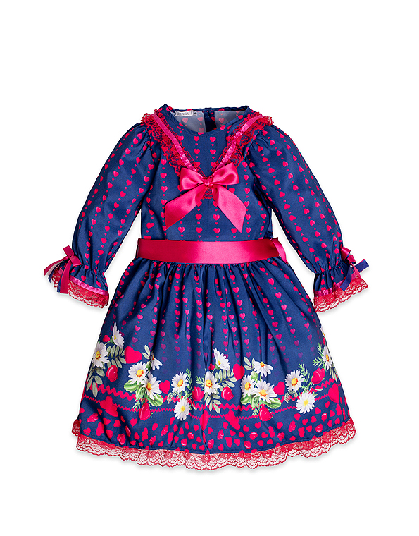 Vestido-junino-infantil-coração-azul-com-aplicação-de-fitas-e-rendas—Carambolina—34385